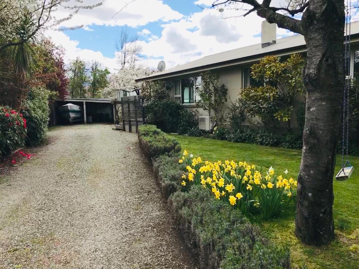 Amazing Aubrey, Walk To Bremner Bay Vila Wanaka Exterior foto