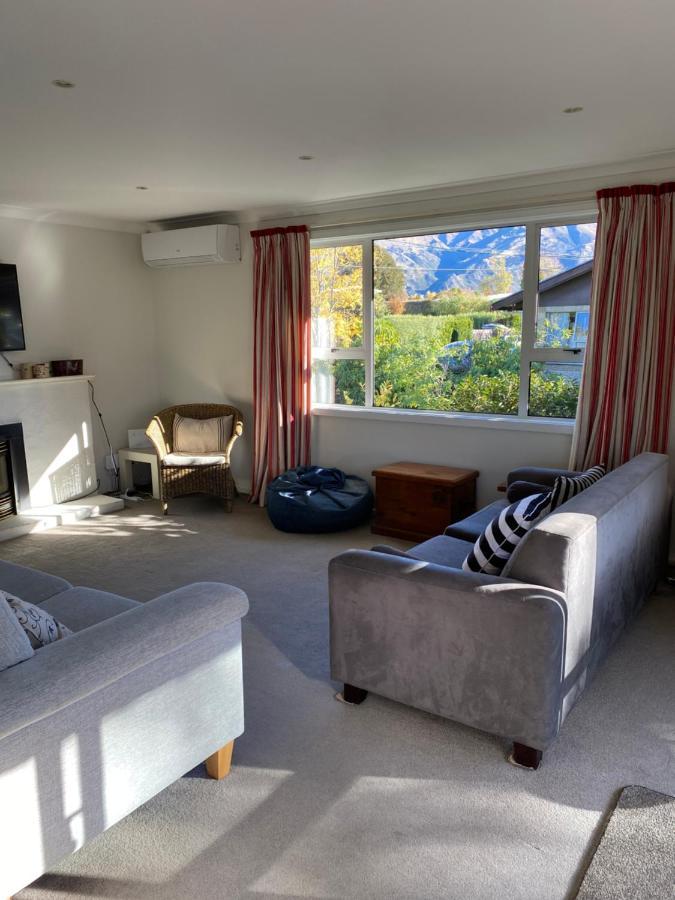 Amazing Aubrey, Walk To Bremner Bay Vila Wanaka Exterior foto